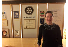 Marit Akslen besøker Sykkylven Rotaryklubb.