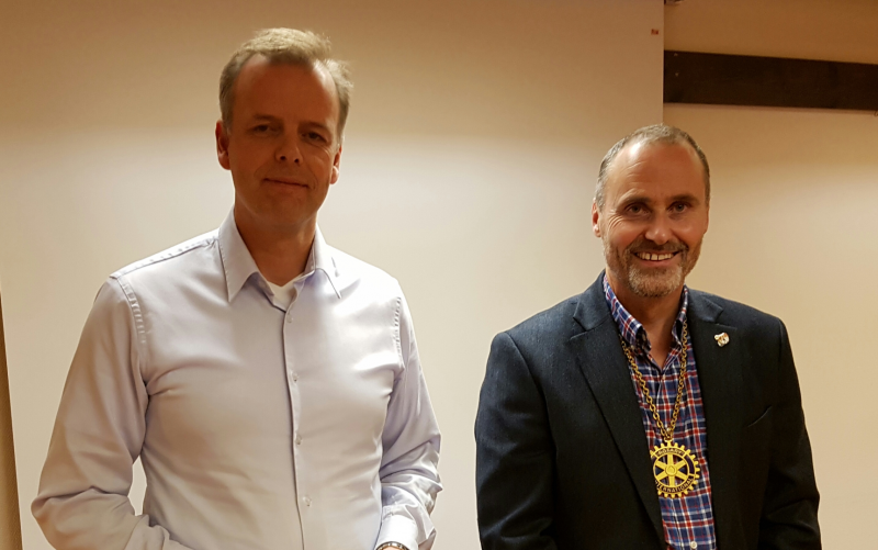 Olav Holst - Dyrnes besøker Sykkylven Rotaryklubb.