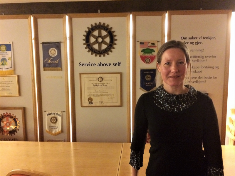 Marit Akslen besøker Sykkylven Rotaryklubb.