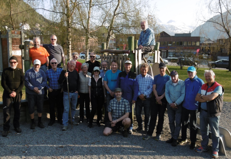 Dugnad i Kyrkjeparken 24.04.2019: